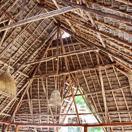 Zanzigo Hotel Нунгви Екстериор снимка