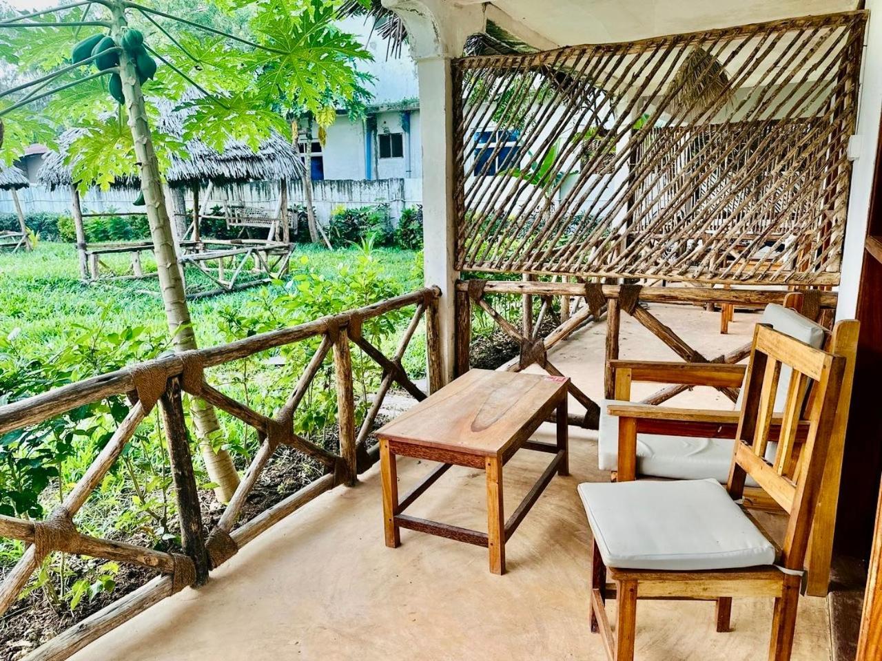 Zanzigo Hotel Нунгви Екстериор снимка
